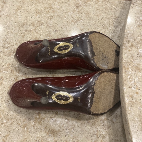 Ellie Tahari Wine Patent Pumps with Patterned Heels Size 8.5 - Picture 8 of 10